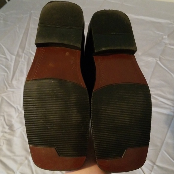 Shoes - Picture 2 of 3